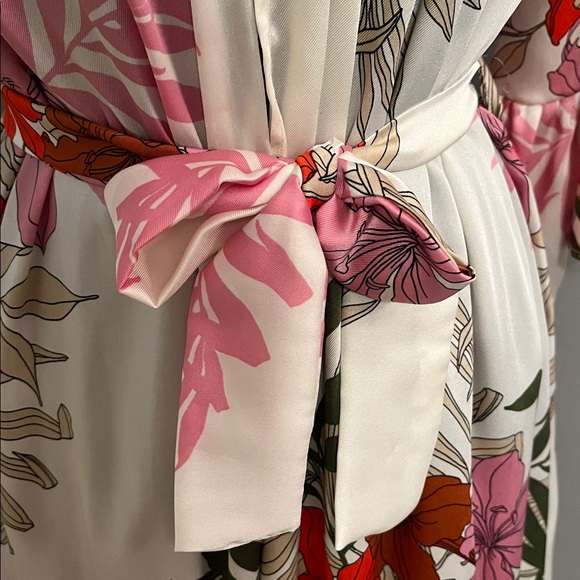 Floral Women's Robe - Picture 3 of 6